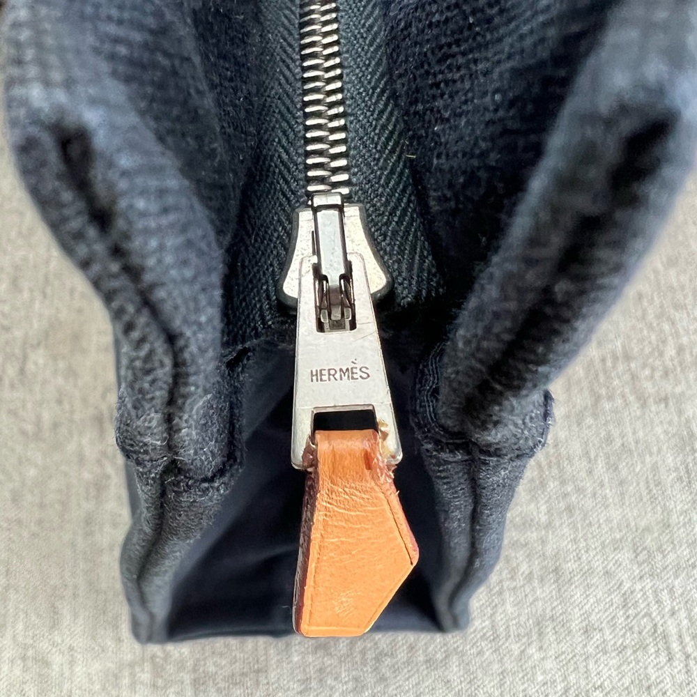 38. Hermès Blue and Orange Clutch - Picture 6 of 10